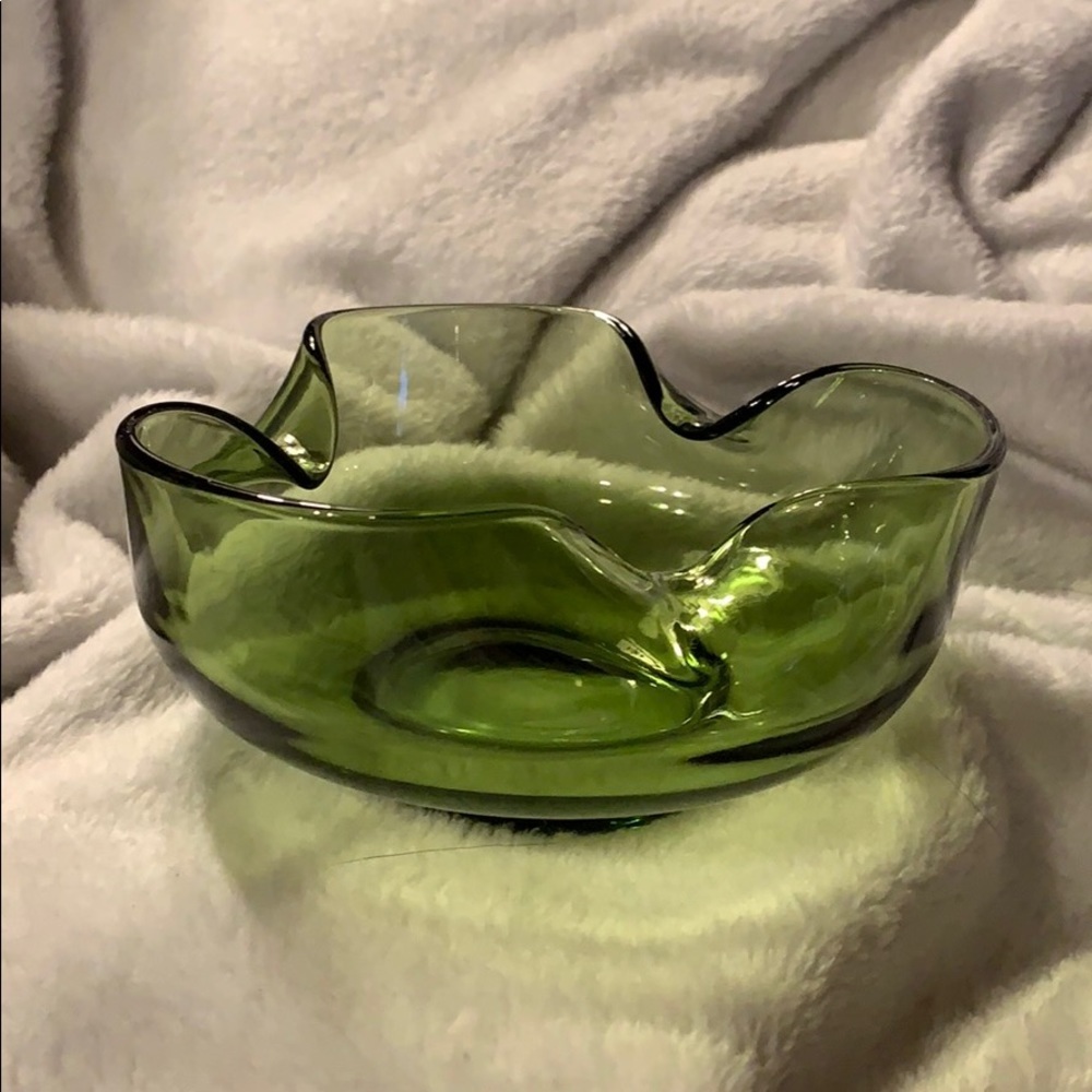 Green Vintage Blown Glass Dish - Curvy & Pretty